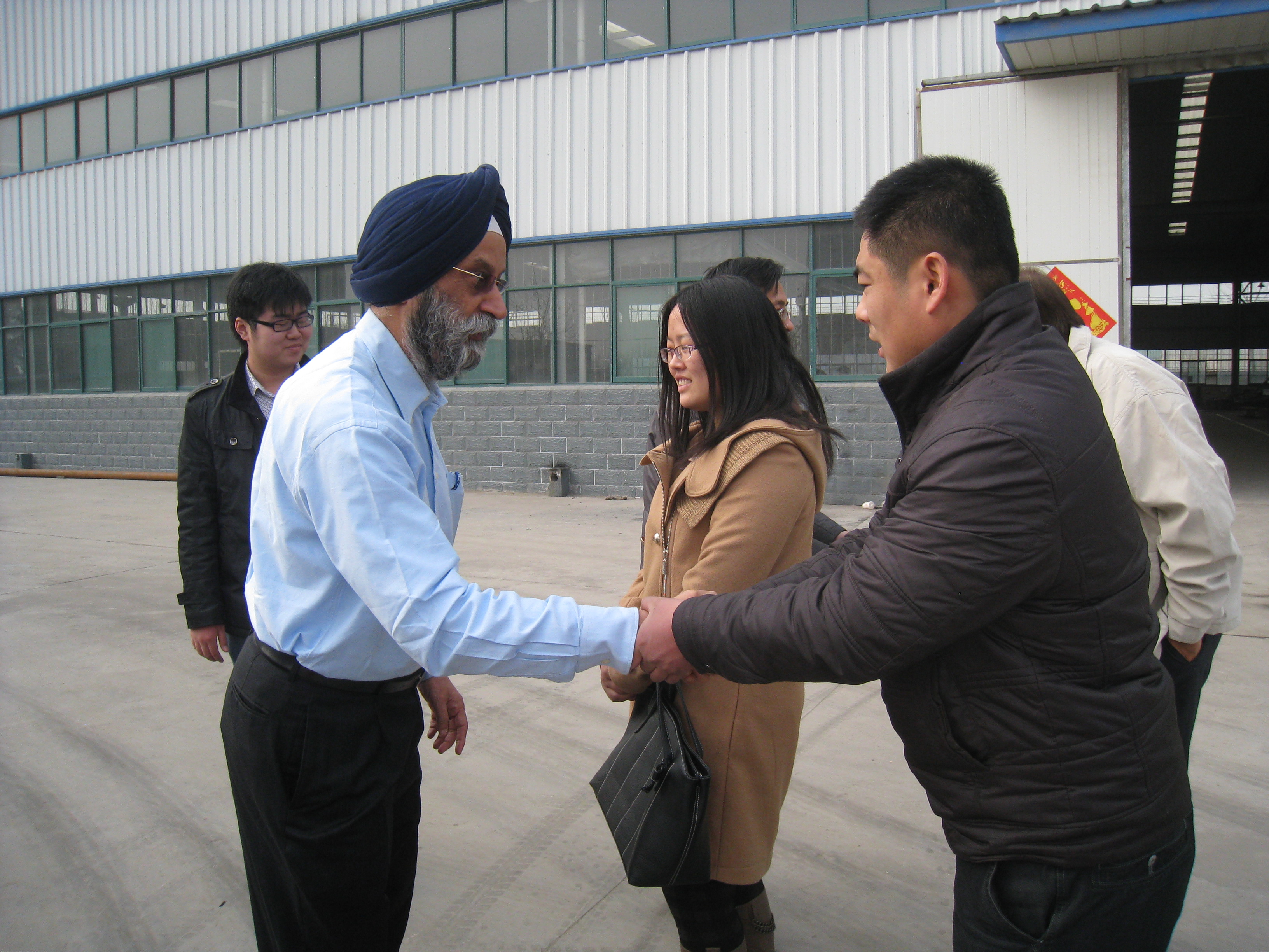 印度客戶來訪，并訂購FYL-850座駕壓路機