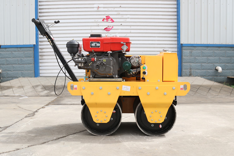 對(duì)于小型手扶壓路機(jī)的這些使用環(huán)境您要明白！